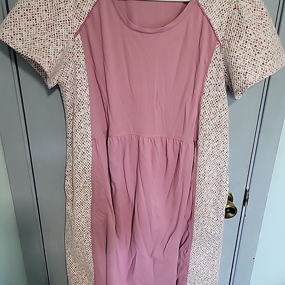 Lori Goldstein Pink and Patterned Short Sleeve Dress Sz Medium